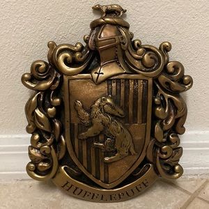 Universal Studios Harry Potter Hufflepuff Crest